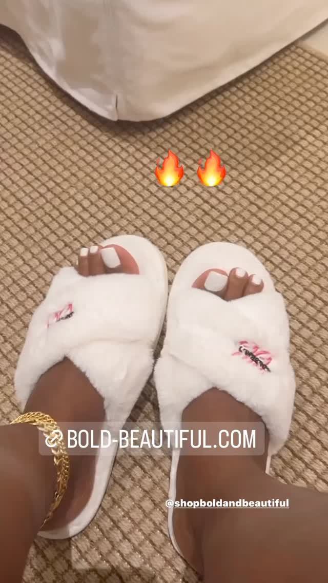 Bernice Burgos Feet